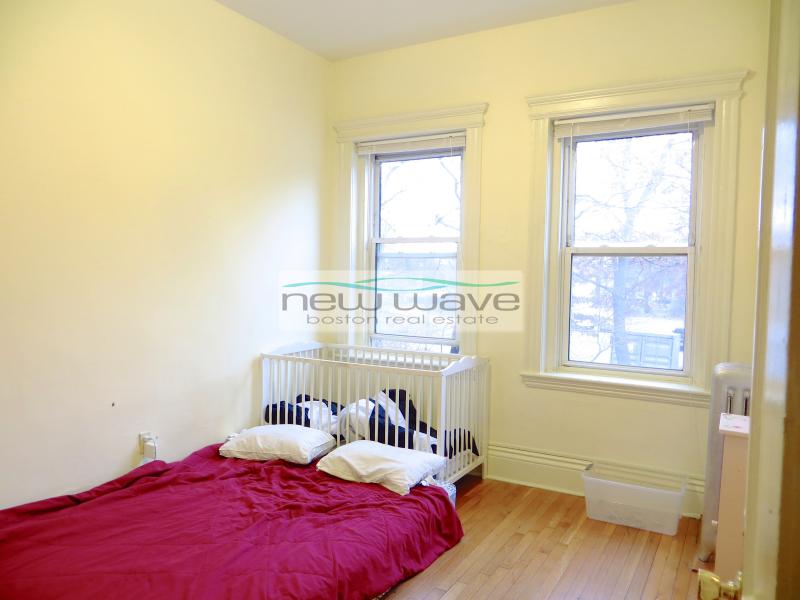 100 Queensberry St, Fenway