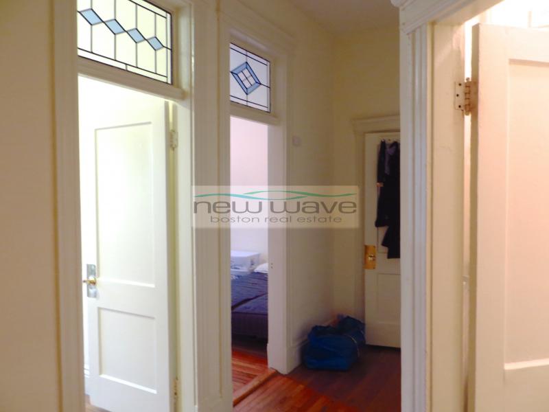 100 Queensberry St, Fenway