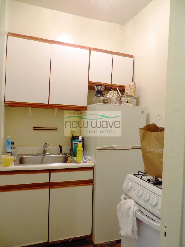 Studio bed, 1 bath apartment for rent at 16 Queensberry St Unit 8, Fenway — photo 1 of 11