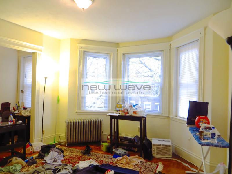 Studio bed, 1 bath apartment for rent at 16 Queensberry St Unit 8, Fenway — photo 3 of 11