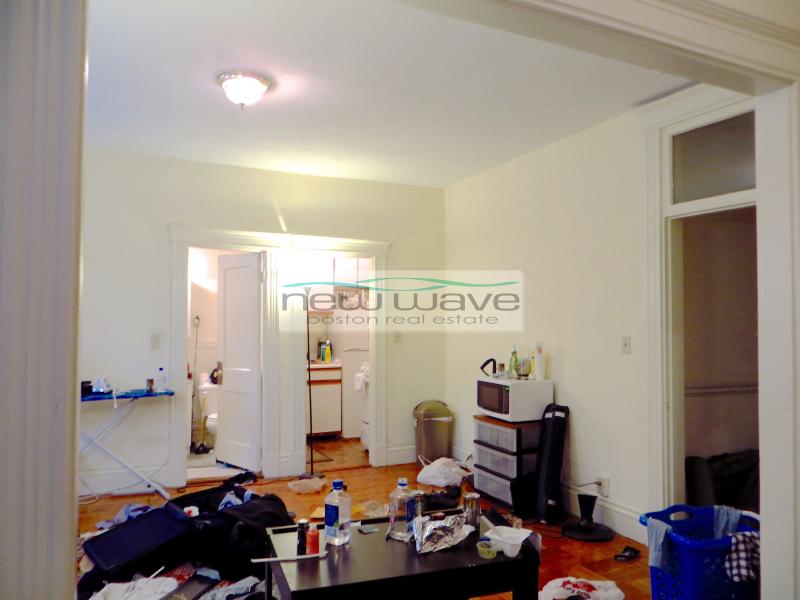 Studio bed, 1 bath apartment for rent at 16 Queensberry St Unit 8, Fenway — photo 8 of 11