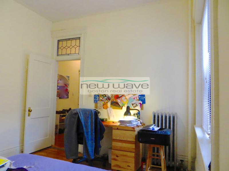 104 Queensberry St, Fenway