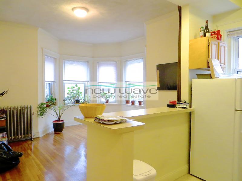 104 Queensberry St, Fenway