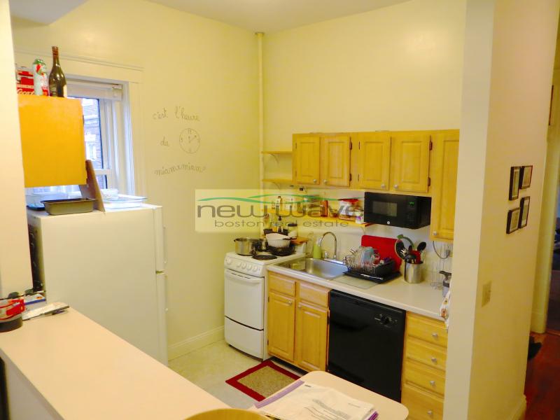 104 Queensberry St, Fenway