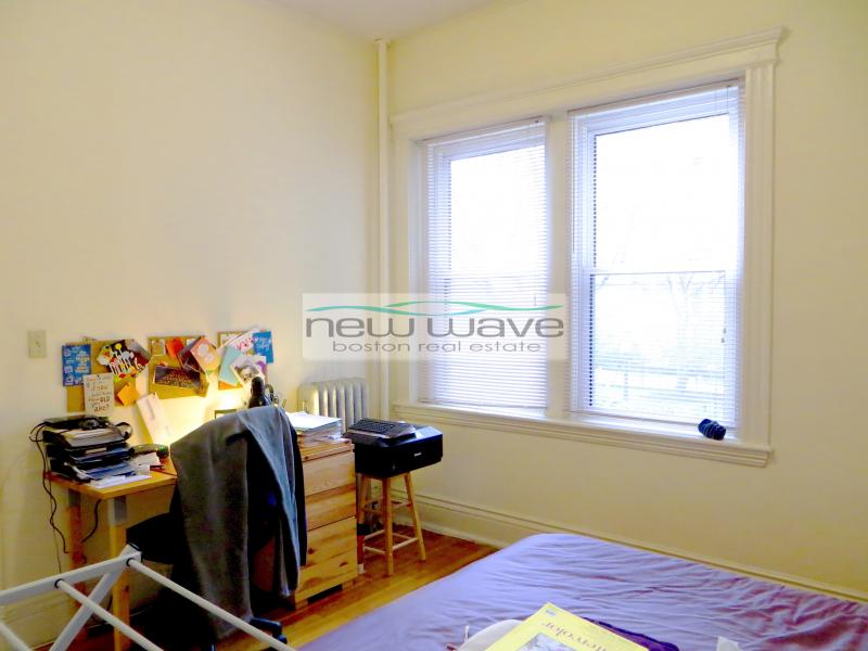 104 Queensberry St, Fenway