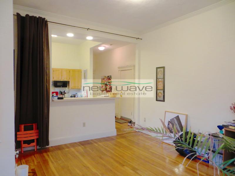 104 Queensberry St, Fenway