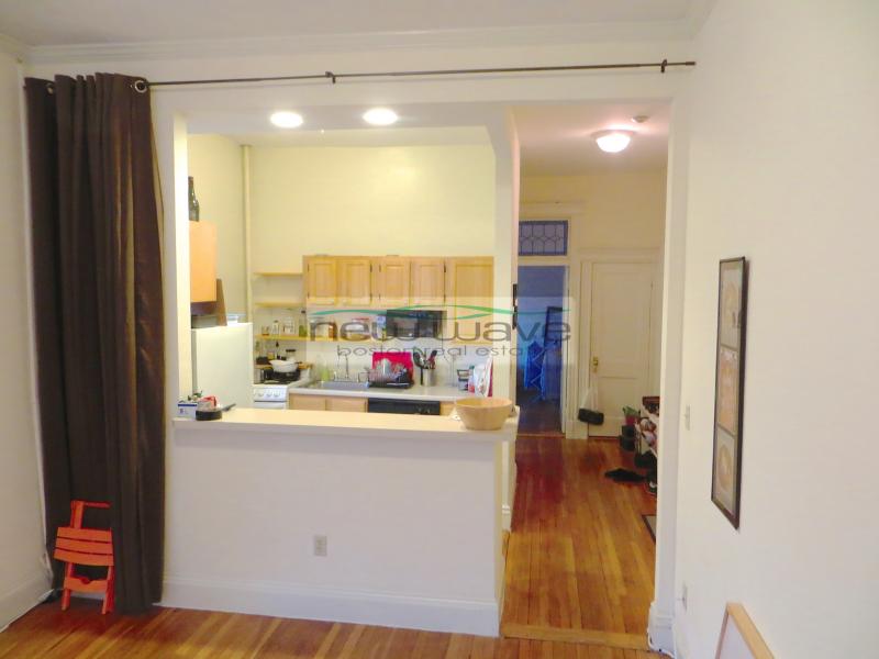 104 Queensberry St, Fenway