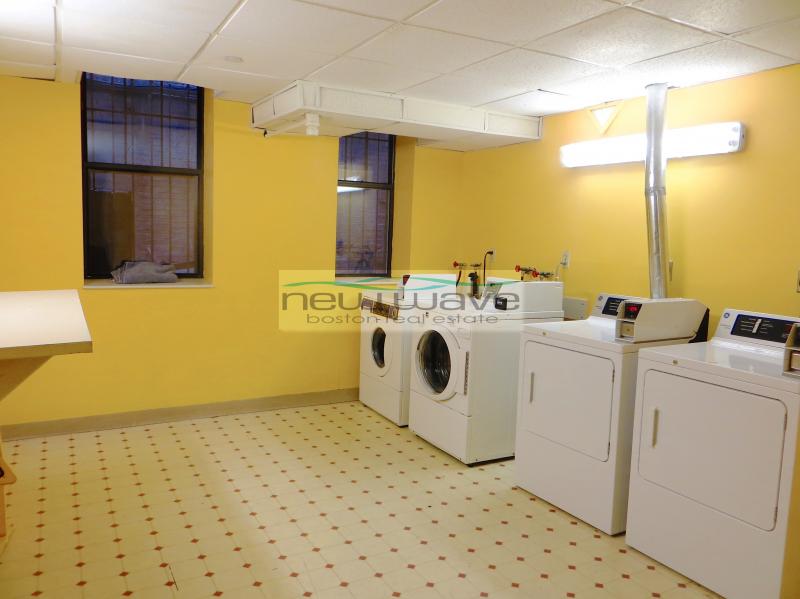 104 Queensberry St, Fenway