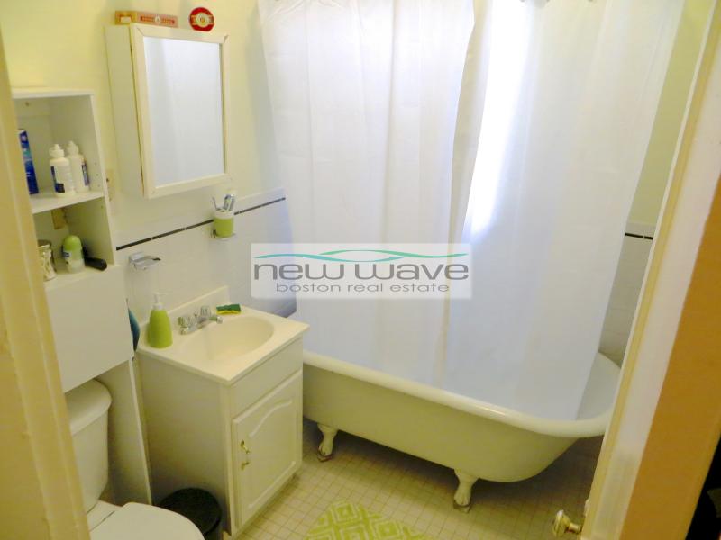 104 Queensberry St, Fenway