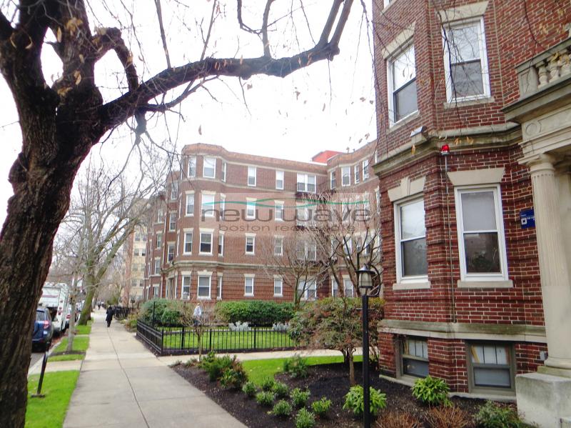 104 Queensberry St, Fenway