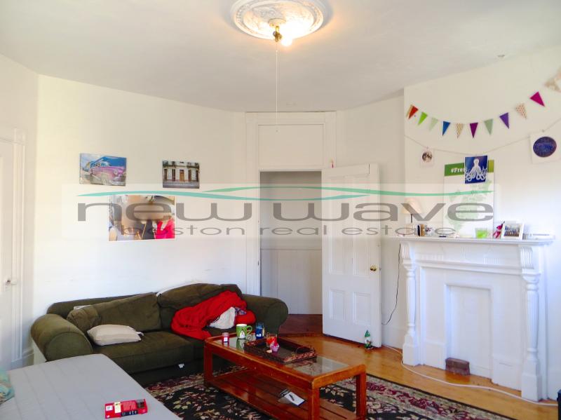 129 Saint Alphonsus St, Mission Hill