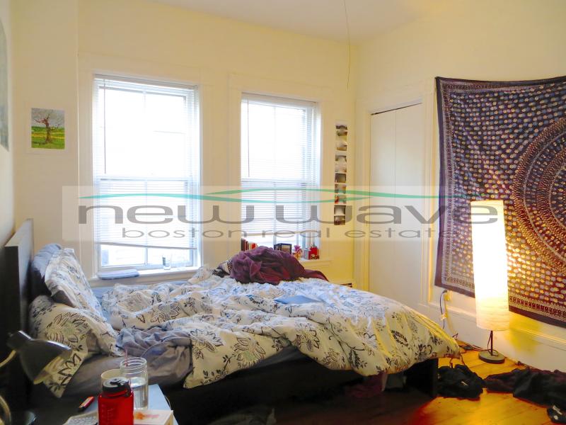 129 Saint Alphonsus St, Mission Hill