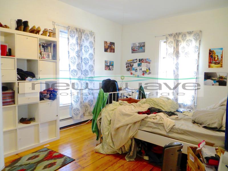 129 Saint Alphonsus St, Mission Hill