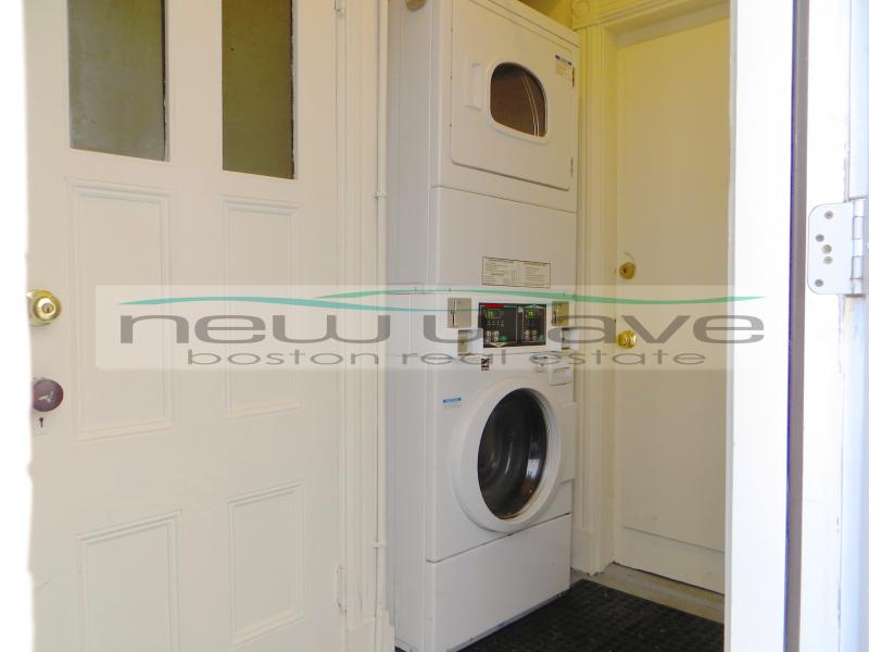 129 Saint Alphonsus St, Mission Hill