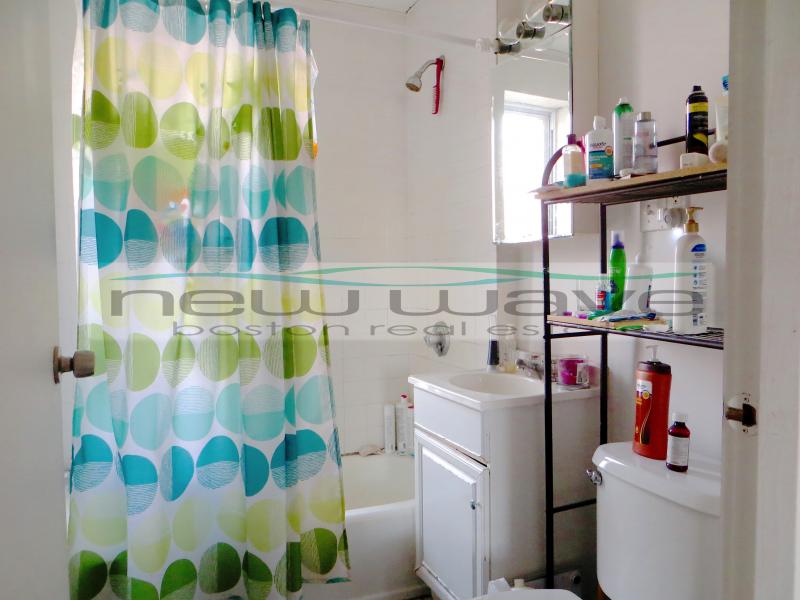 129 Saint Alphonsus St, Mission Hill