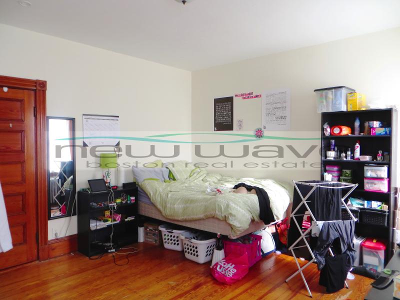 121 Calumet St, Mission Hill