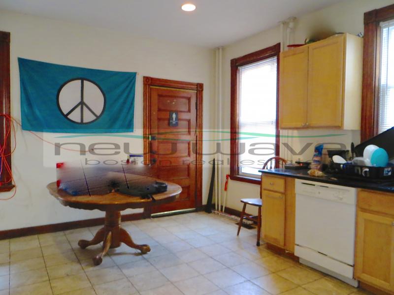 121 Calumet St, Mission Hill