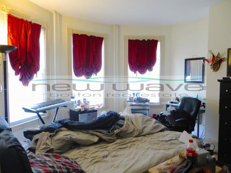 121 Calumet St, Mission Hill