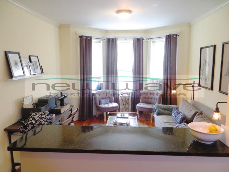 102 Queensberry St, Fenway