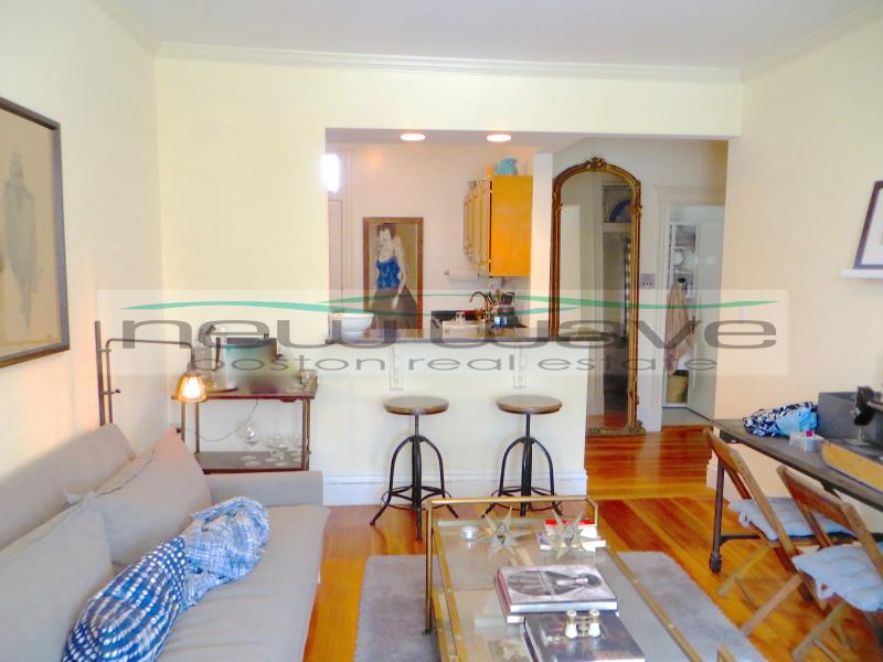 102 Queensberry St, Fenway