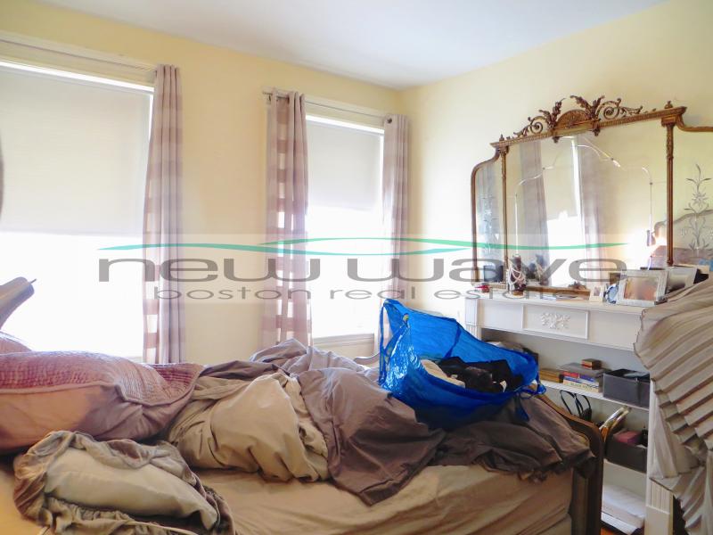 102 Queensberry St, Fenway