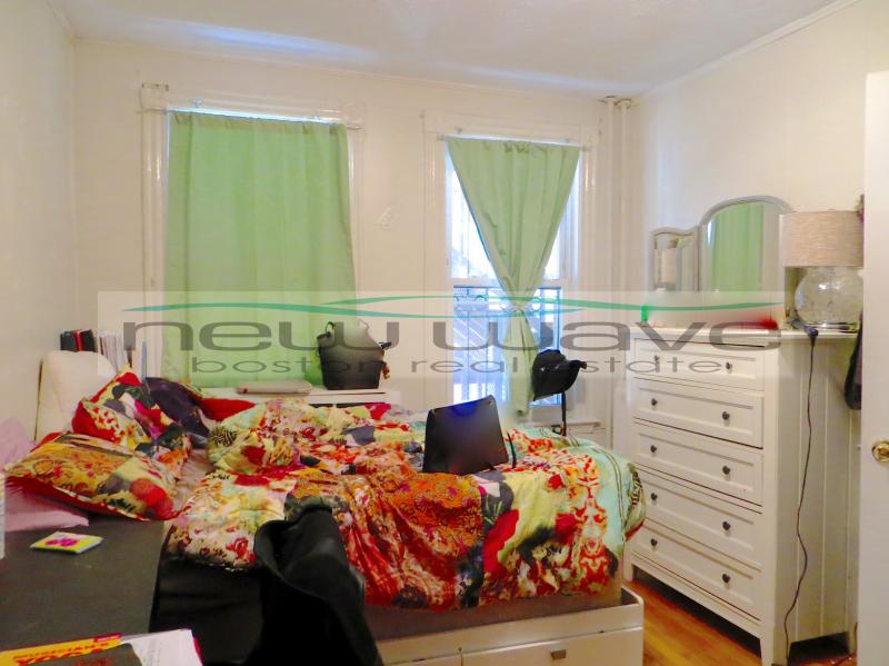 32 Edgerly Rd, Fenway