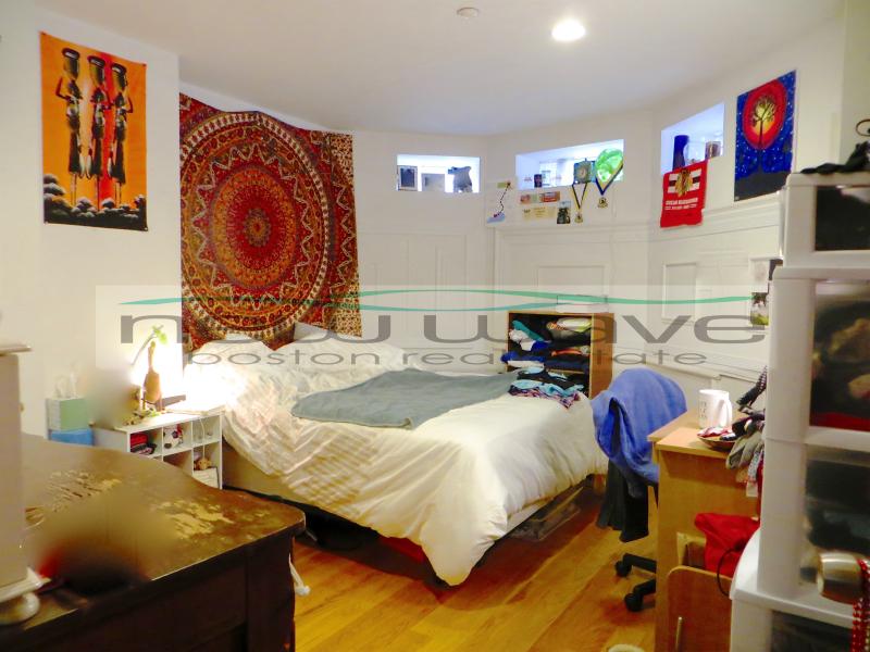 64 Louis Prang St, Fenway