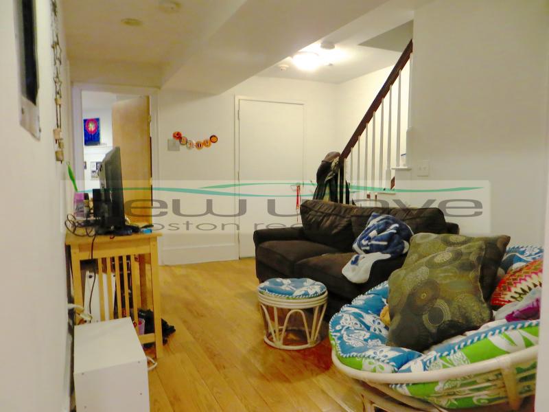 64 Louis Prang St, Fenway