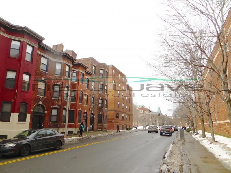 64 Louis Prang St, Fenway