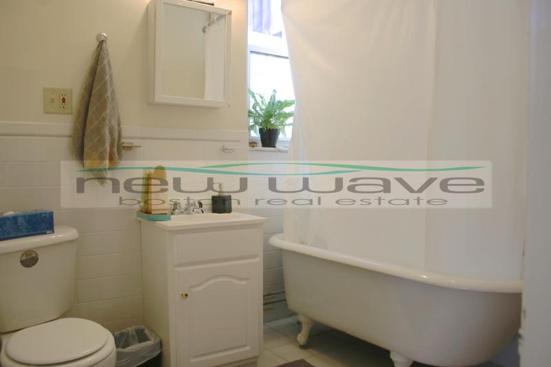 24 Queensberry St, Fenway