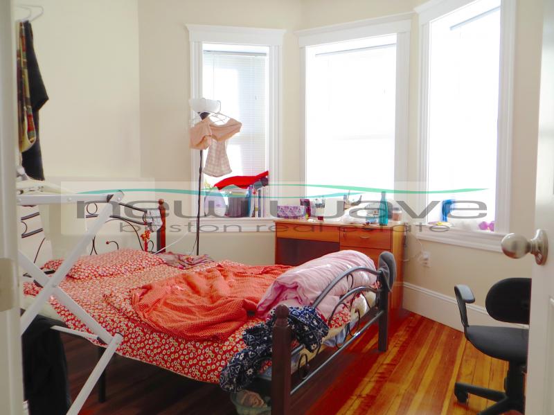 887 Huntington Ave, Mission Hill