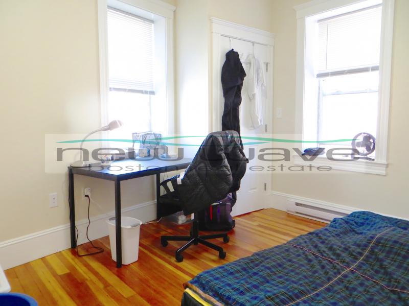 887 Huntington Ave, Mission Hill