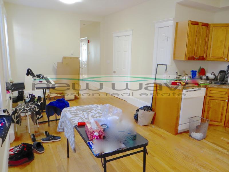 887 Huntington Ave, Mission Hill