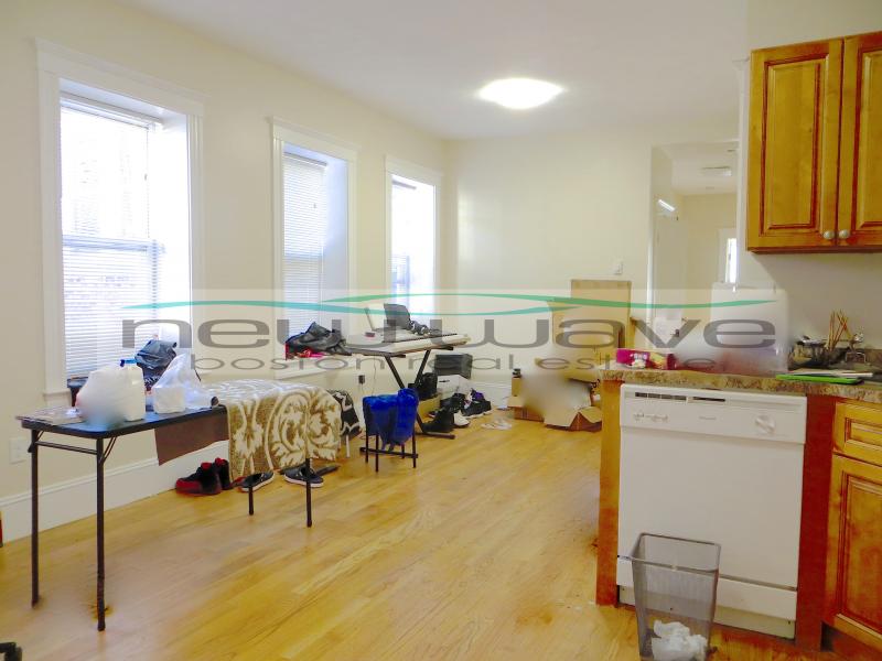 887 Huntington Ave, Mission Hill