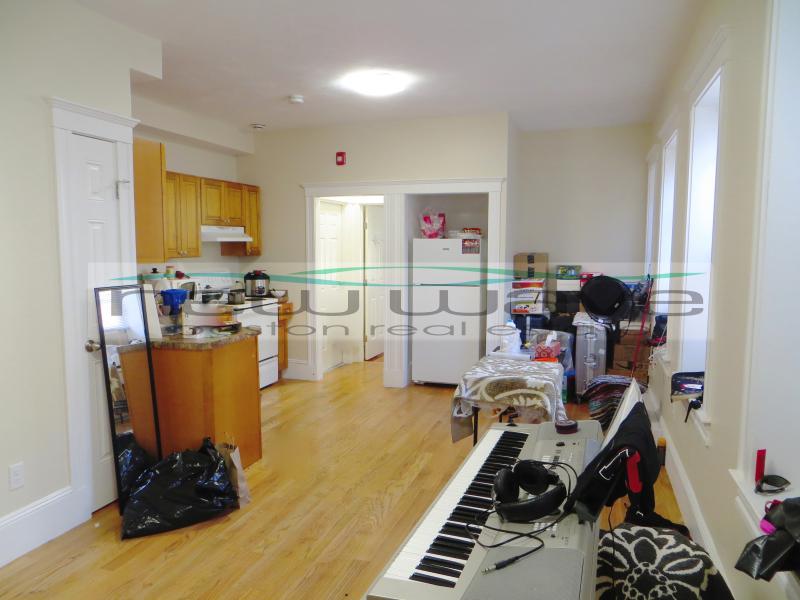 887 Huntington Ave, Mission Hill