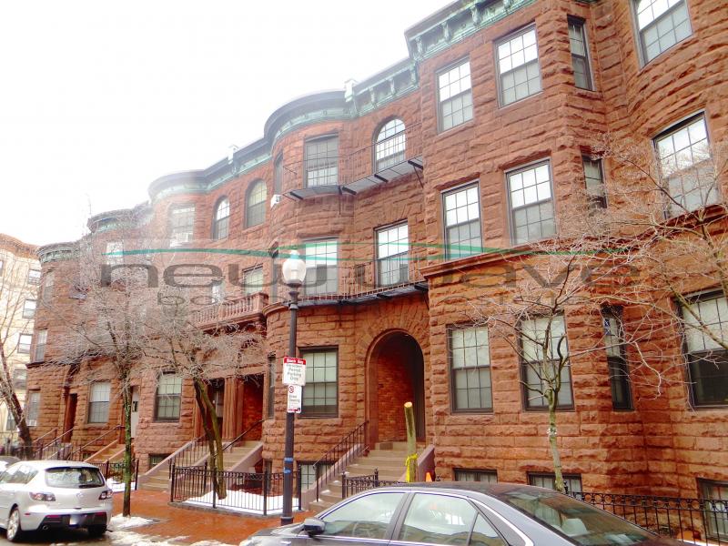 166 Saint Botolph St, Back Bay