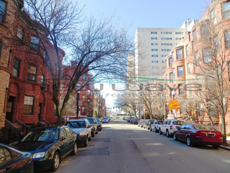 166 Saint Botolph St, South End