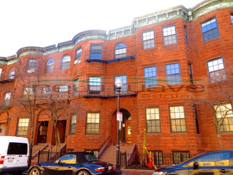 166 Saint Botolph St, South End