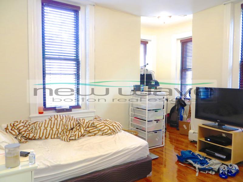 14 Cumberland St, Back Bay