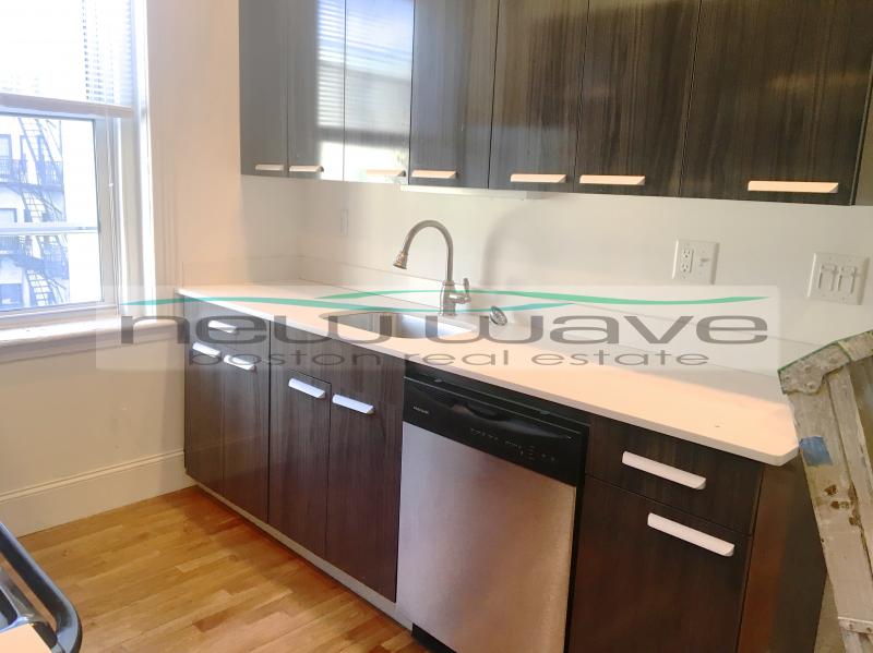 16 Queensberry St, Fenway