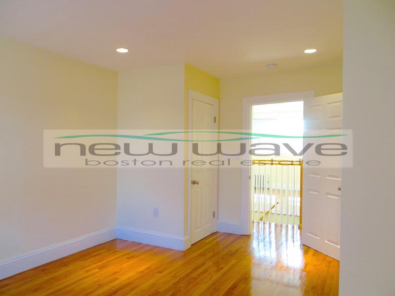 227 Newbury St, Back Bay