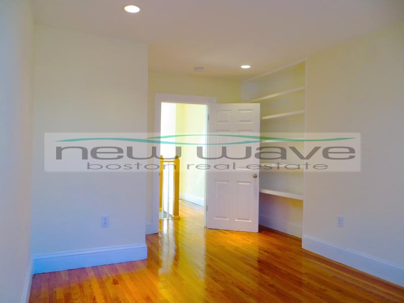 227 Newbury St, Back Bay