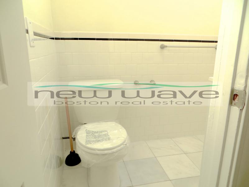 227 Newbury St, Back Bay