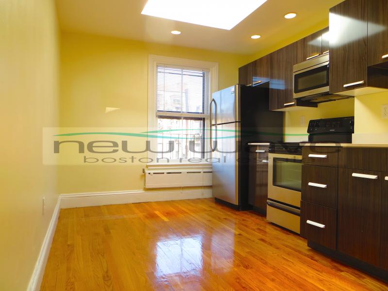 227 Newbury St, Back Bay