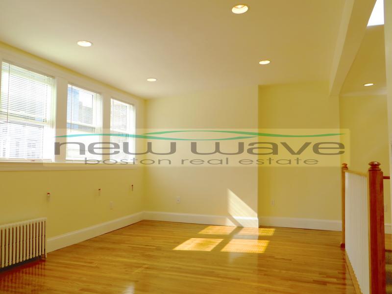 227 Newbury St, Back Bay