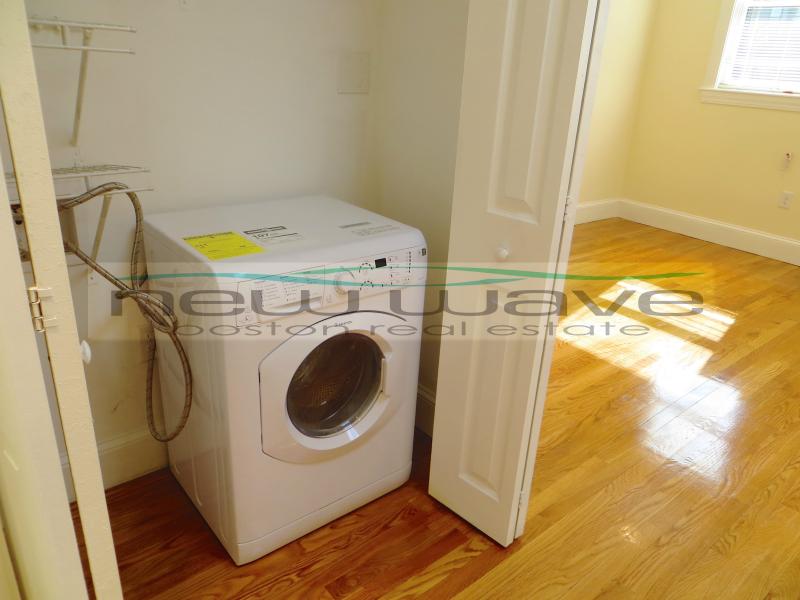 227 Newbury St, Back Bay