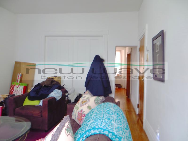 2 bed, 1 bath apartment for rent at 3 Lindall Pl Unit 2, Beacon Hill — photo 2 of 15