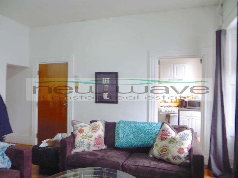 2 bed, 1 bath apartment for rent at 3 Lindall Pl Unit 2, Beacon Hill — photo 3 of 15