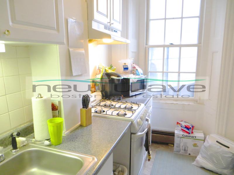 2 bed, 1 bath apartment for rent at 3 Lindall Pl Unit 2, Beacon Hill — photo 7 of 15