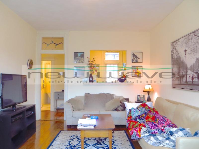 100 Queensberry St, Fenway